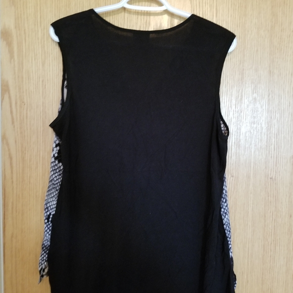 Women's black and white Worthington blouse size medium - Picture 3 of 3